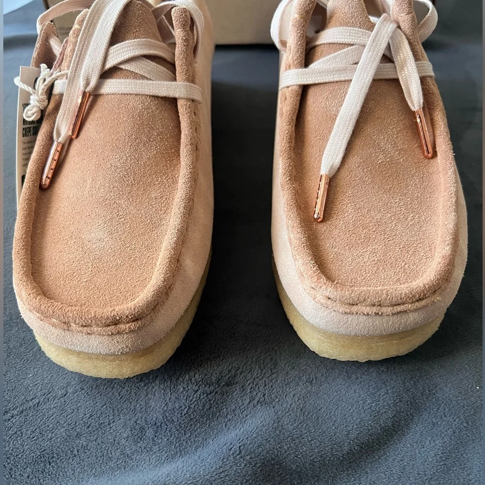 Clarks Wallabees Light Tan Suede - Picture 11 of 12